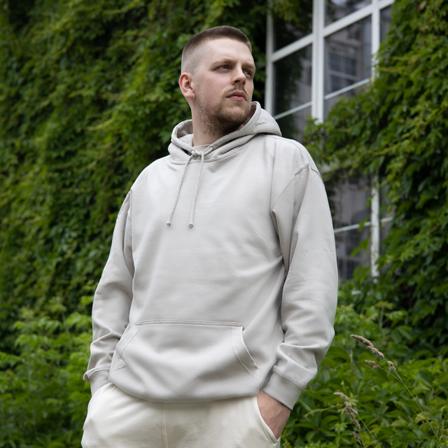 Unisex hūdijs ar TAVU dizainu