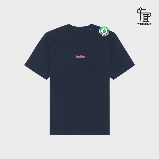 Izšūts organiskās kokvilnas oversized T-krekls "Beibe"