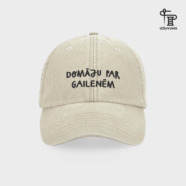 Izšūta cepure "Domāju par gailenēm"