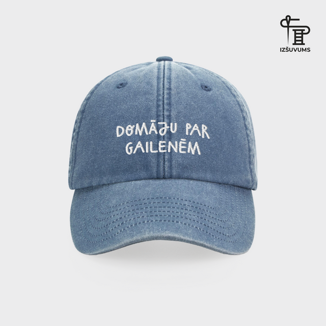 Izšūta cepure "Domāju par gailenēm"