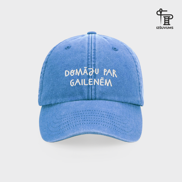 Izšūta cepure "Domāju par gailenēm"