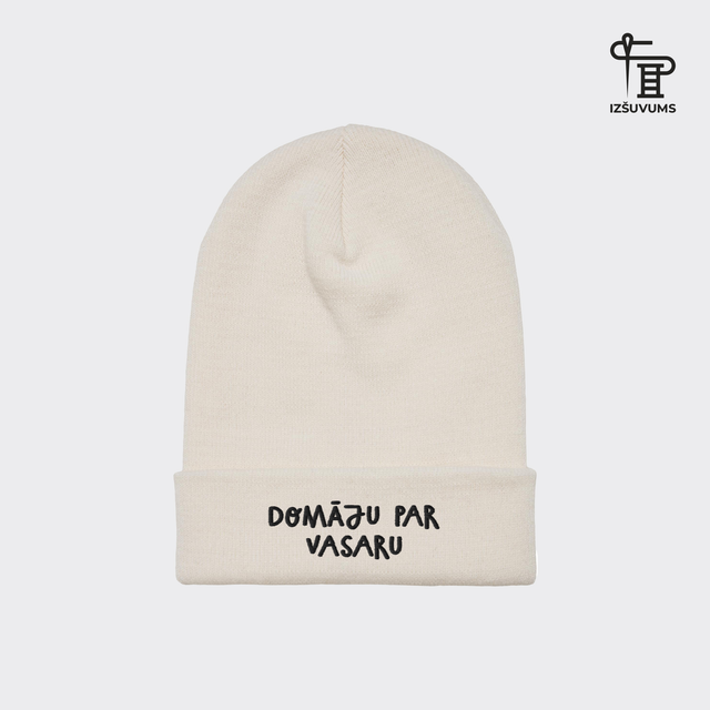 Izšūta ziemas cepure "Domāju par vasaru"