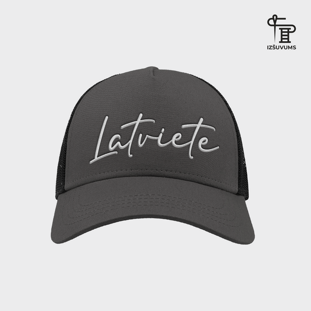Izšūta cepure "Latviete"