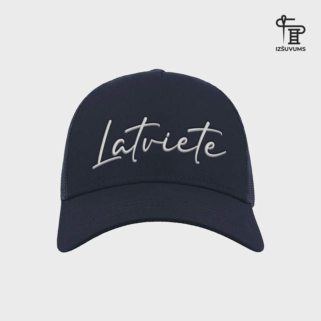 Izšūta cepure "Latviete"
