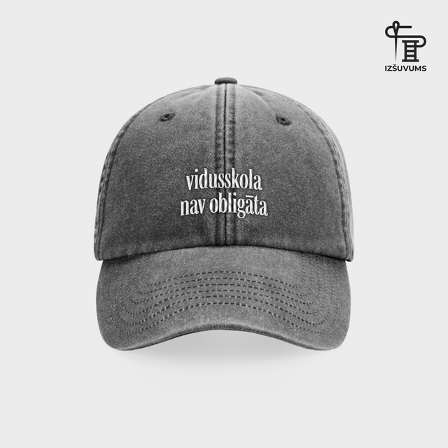 Izšūta cepure "Vidusskola nav obligāta"