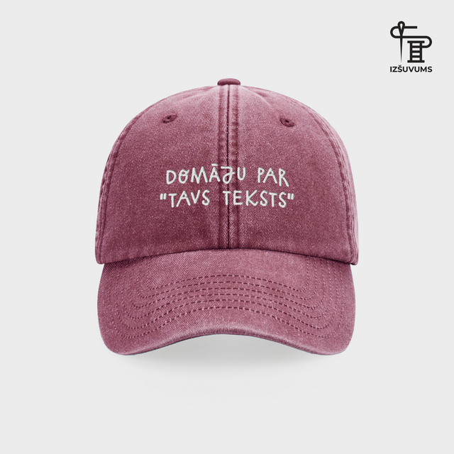 Personalizēta izšūta cepure "Domāju par ..."