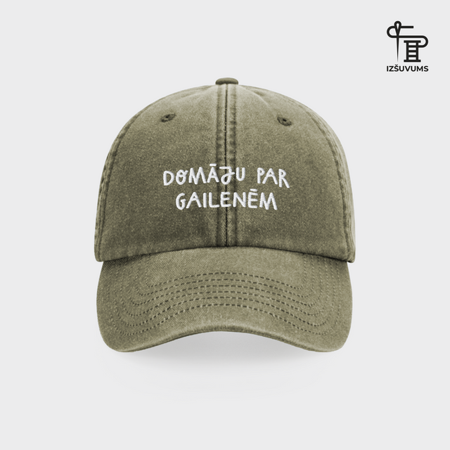 Izšūta cepure "Domāju par gailenēm"