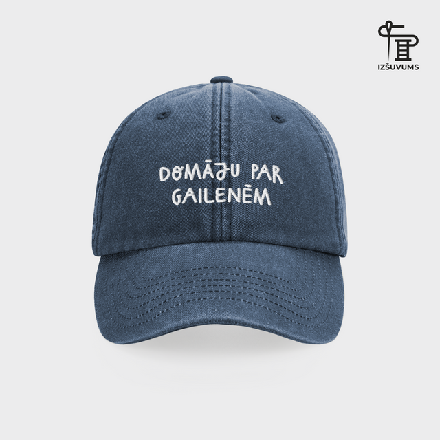 Izšūta cepure "Domāju par gailenēm"