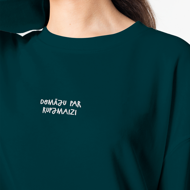 Izšūts organiskās kokvilnas džemperis "Domāju par rupjmaizi"