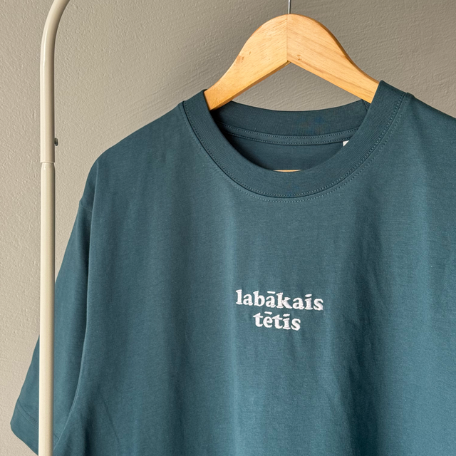 Izšūts organiskās kokvilnas oversized T-krekls "Labākais tētis"