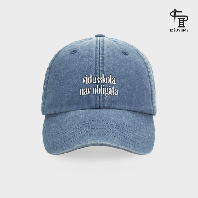 Izšūta cepure "Vidusskola nav obligāta"